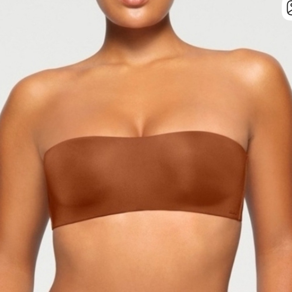 SKIMS Body Wireless Strapless Bra Bronze
